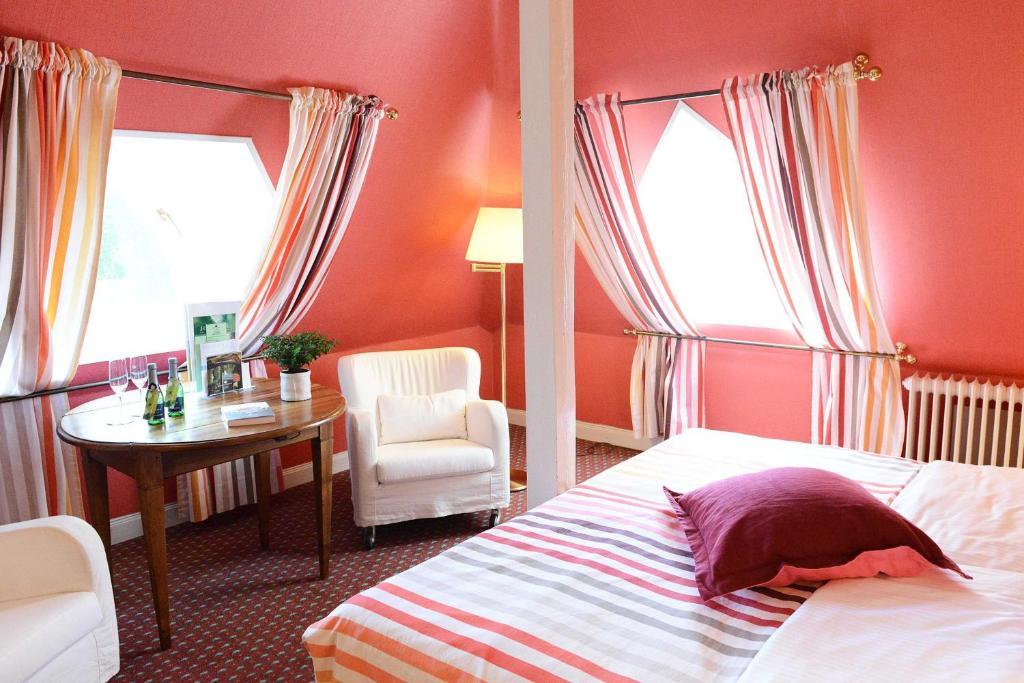 Romantik Hotel Jagdhaus Waldfrieden Bilsen Bilik gambar
